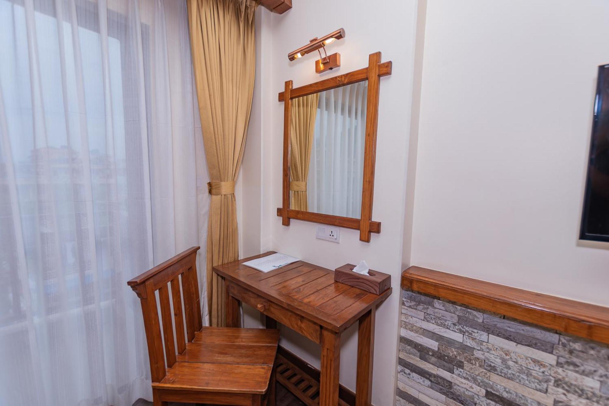 Pokhara Batika Hotel Eksteriør billede