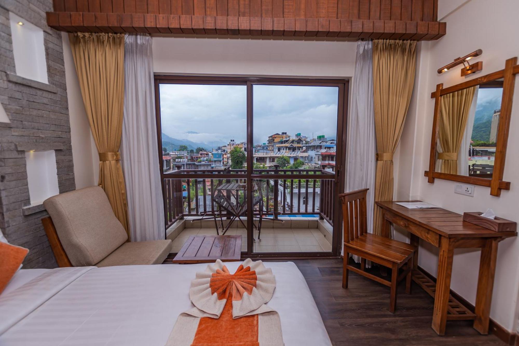 Pokhara Batika Hotel Eksteriør billede