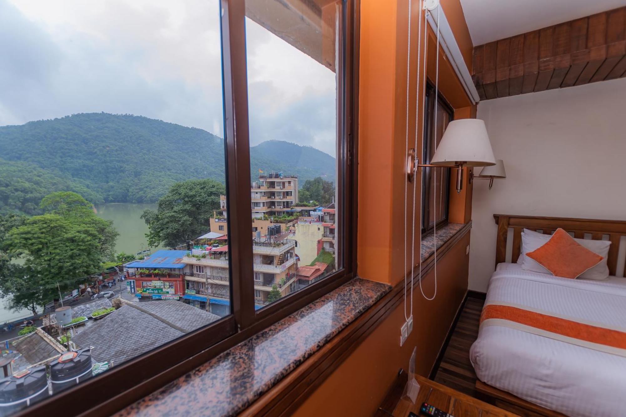 Pokhara Batika Hotel Eksteriør billede
