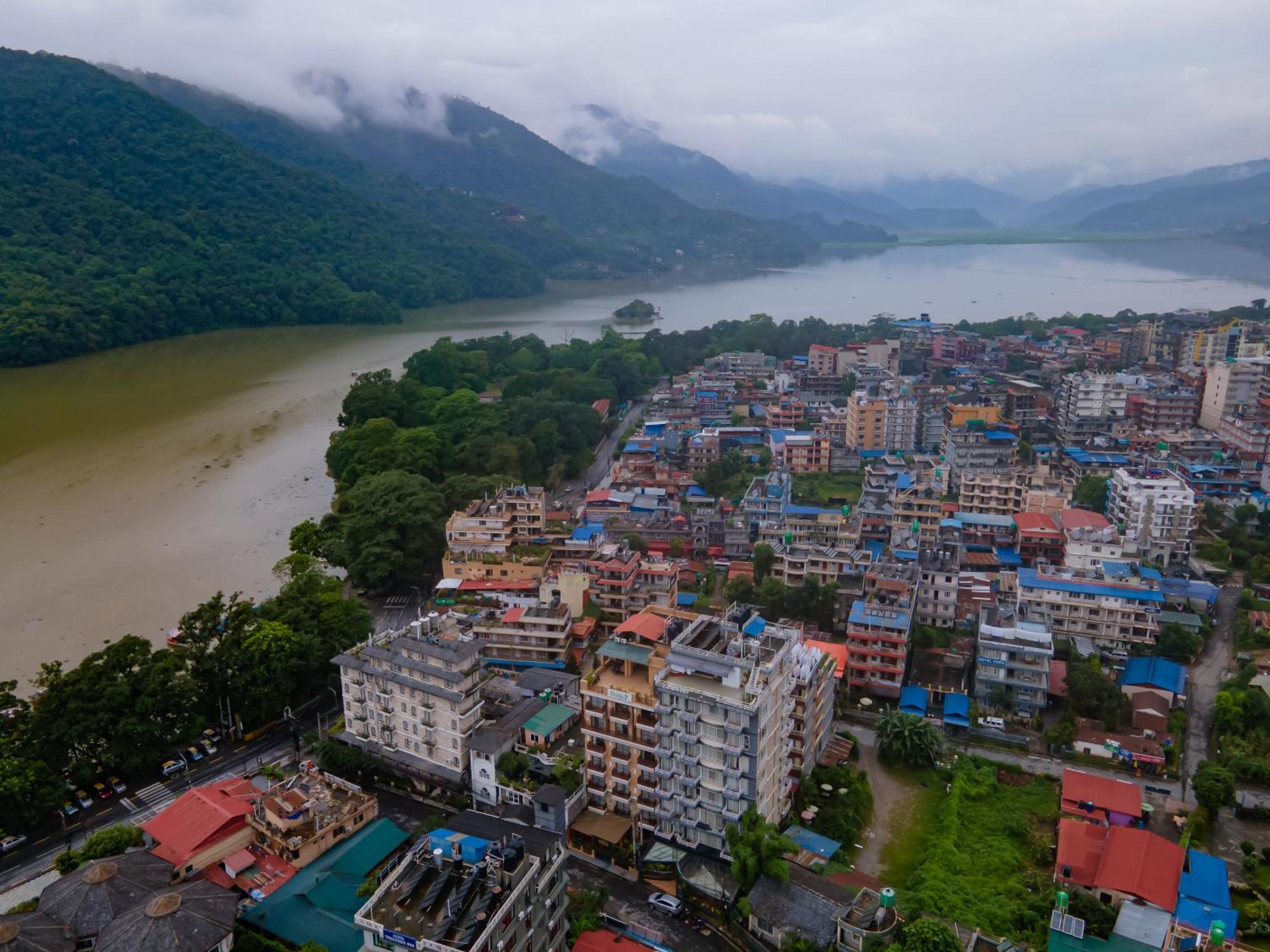Pokhara Batika Hotel Eksteriør billede