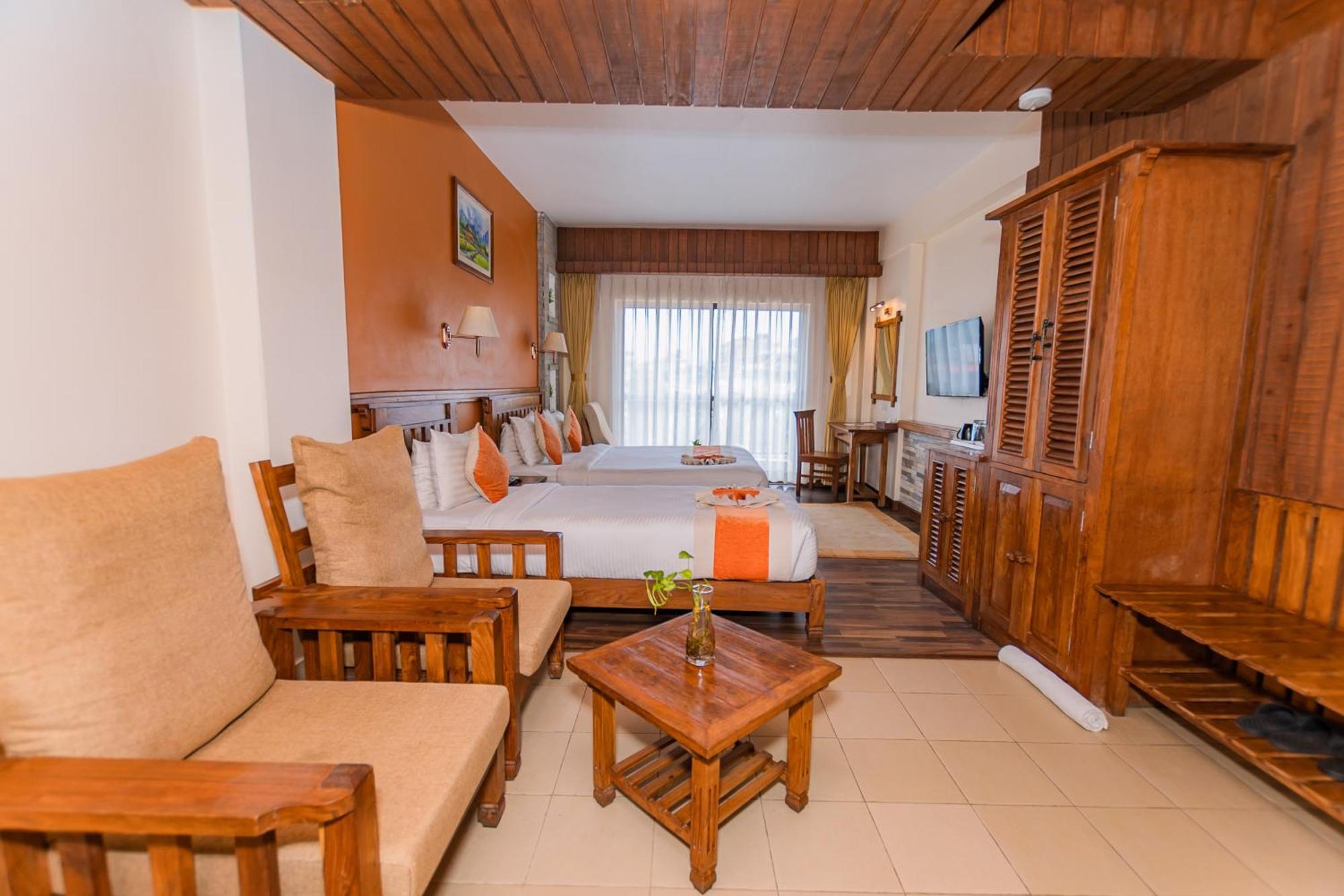 Pokhara Batika Hotel Eksteriør billede