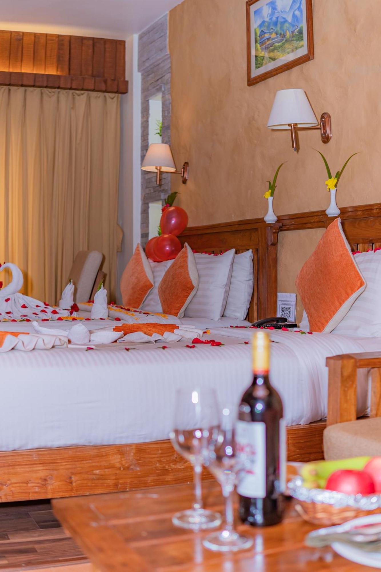Pokhara Batika Hotel Eksteriør billede
