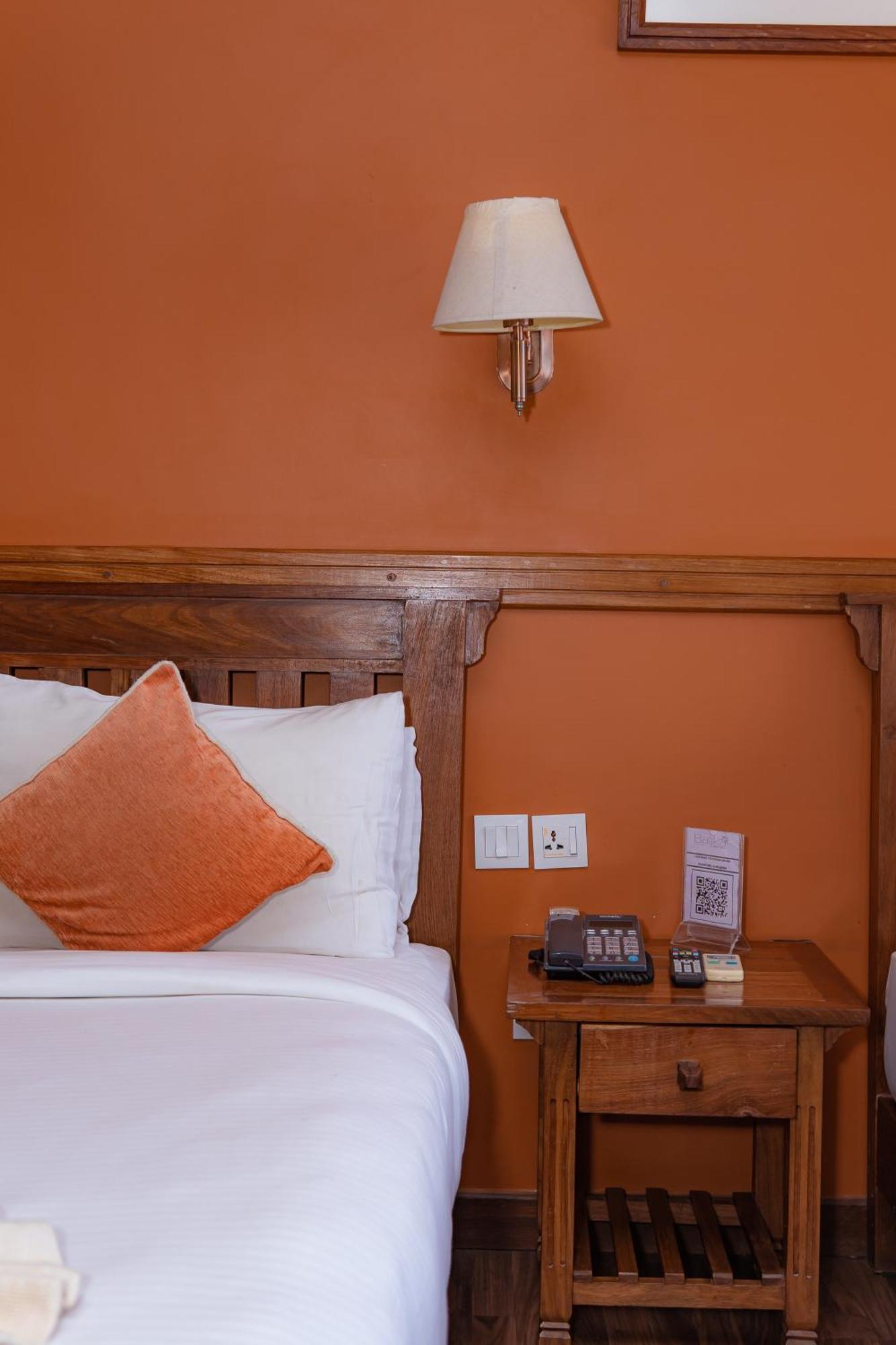 Pokhara Batika Hotel Eksteriør billede