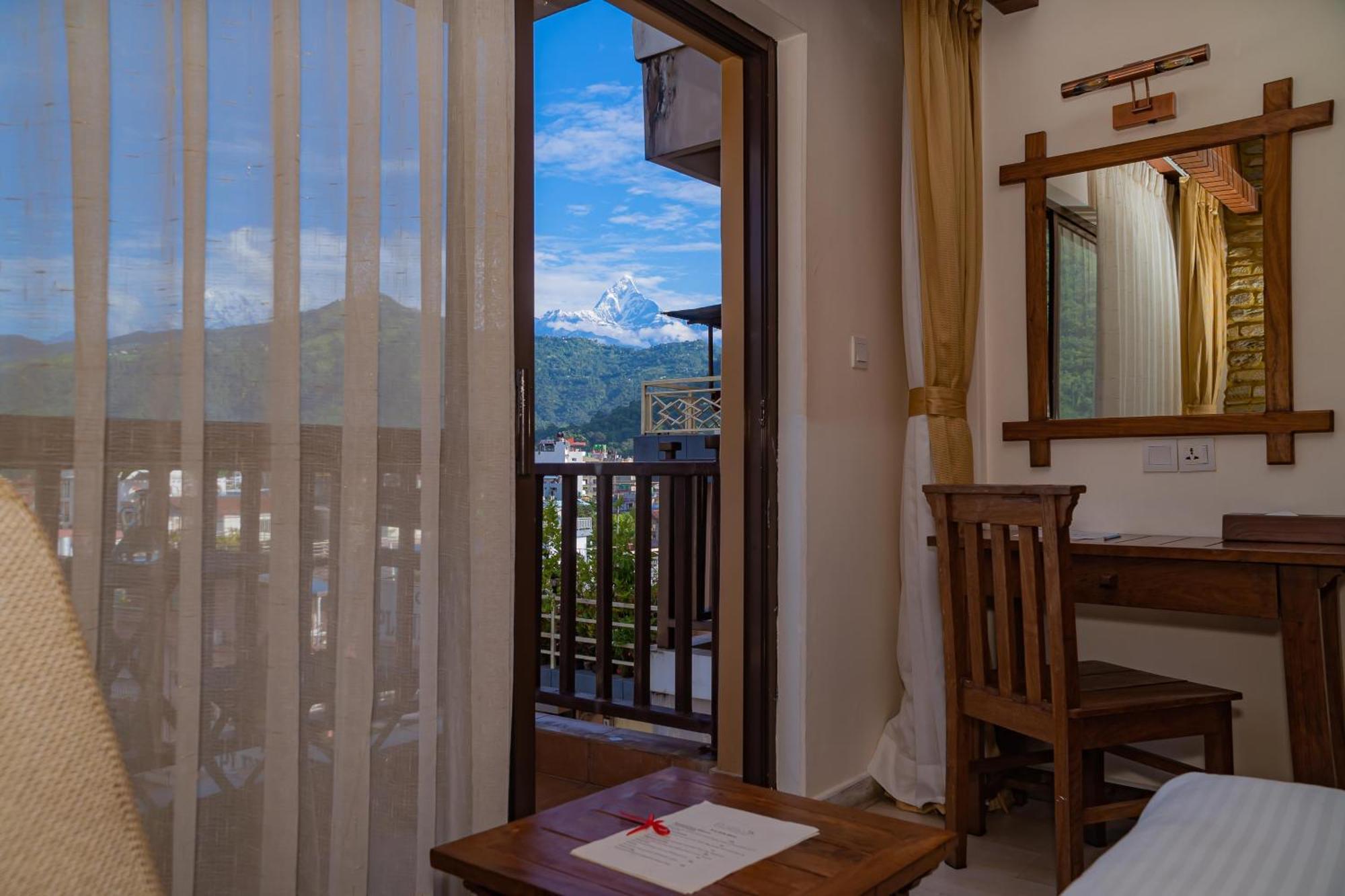 Pokhara Batika Hotel Eksteriør billede