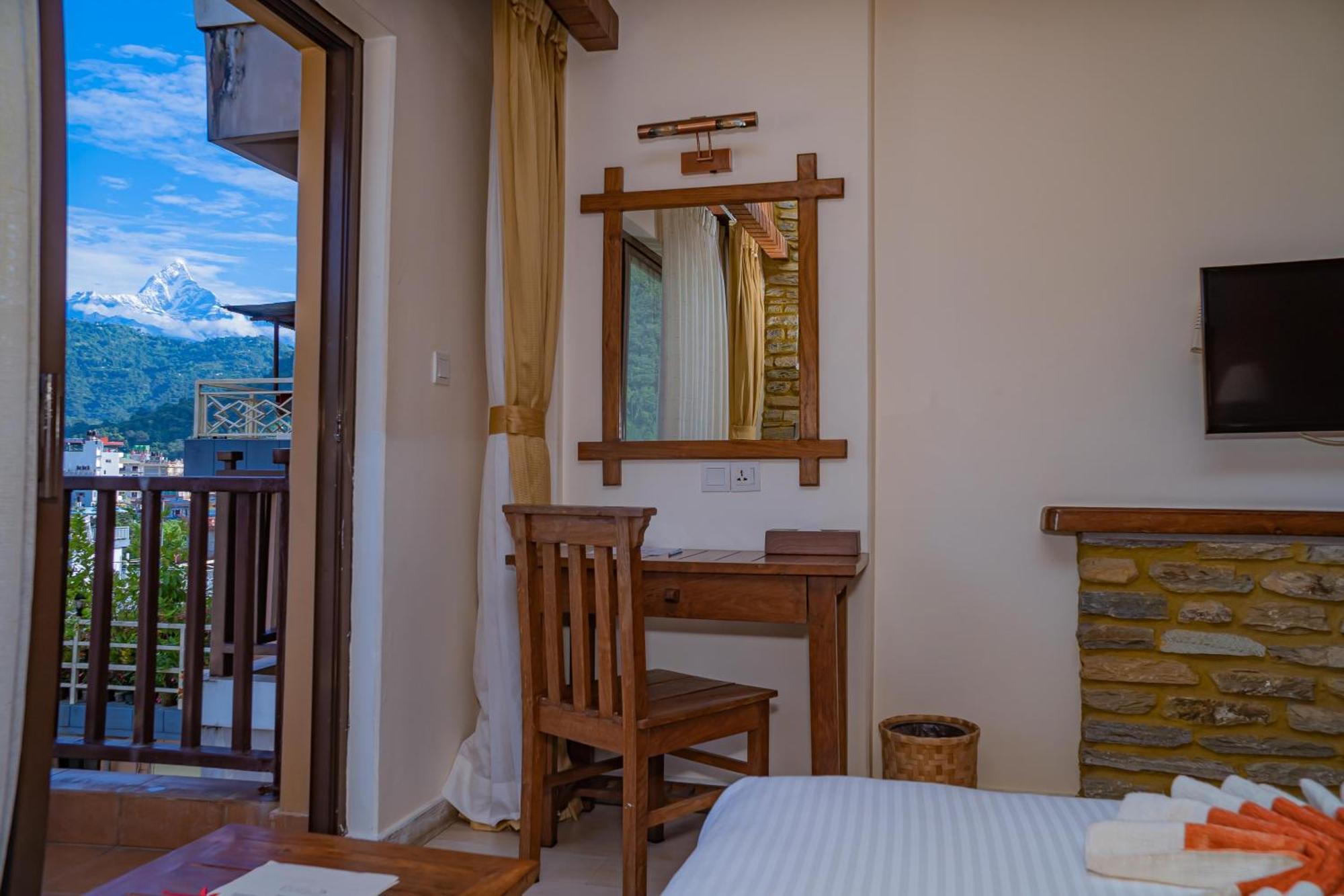 Pokhara Batika Hotel Eksteriør billede
