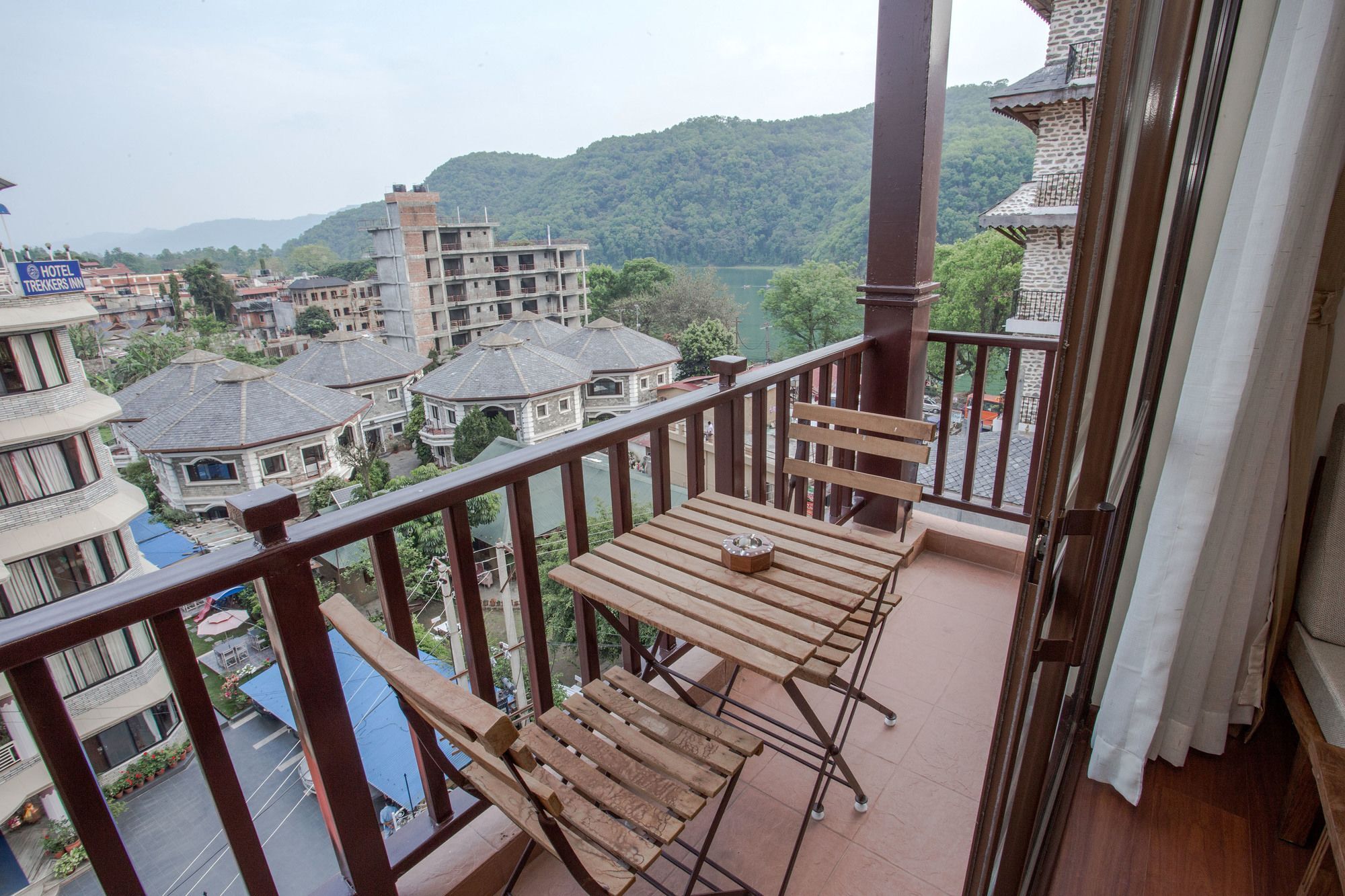 Pokhara Batika Hotel Eksteriør billede